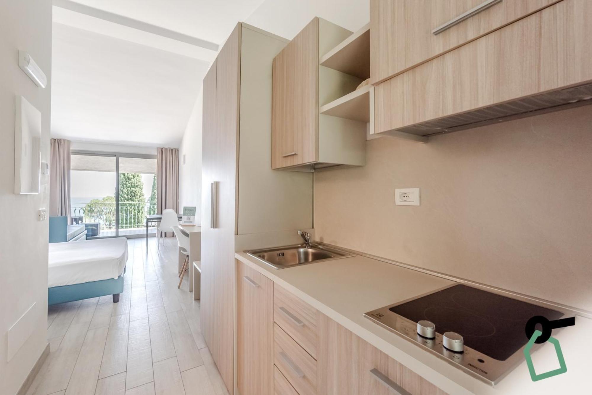 Hotiday Apartment Collection - Desenzano Desenzano del Garda Bagian luar foto