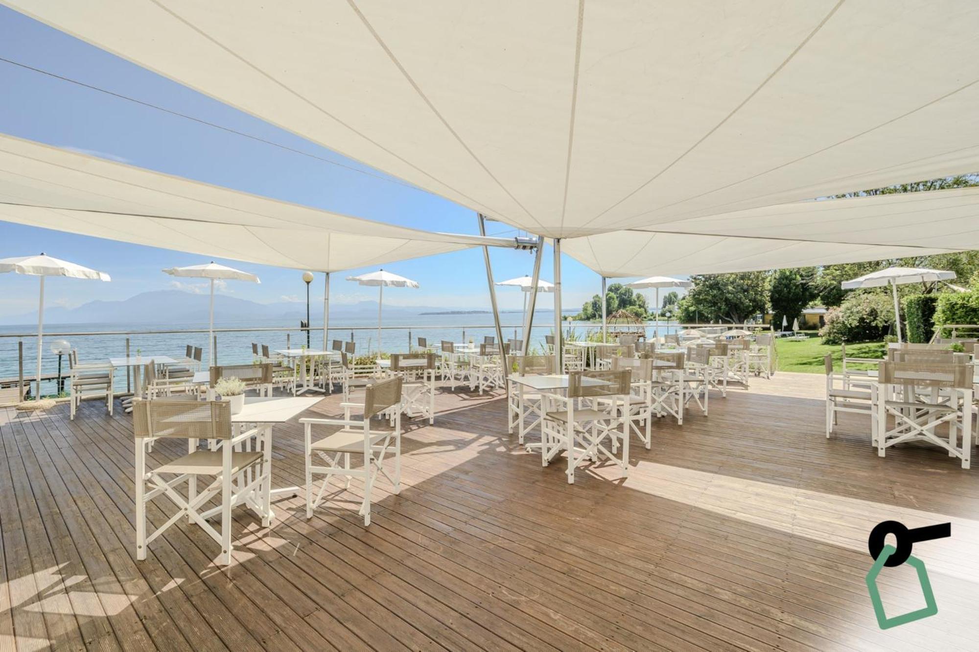 Hotiday Apartment Collection - Desenzano Desenzano del Garda Bagian luar foto