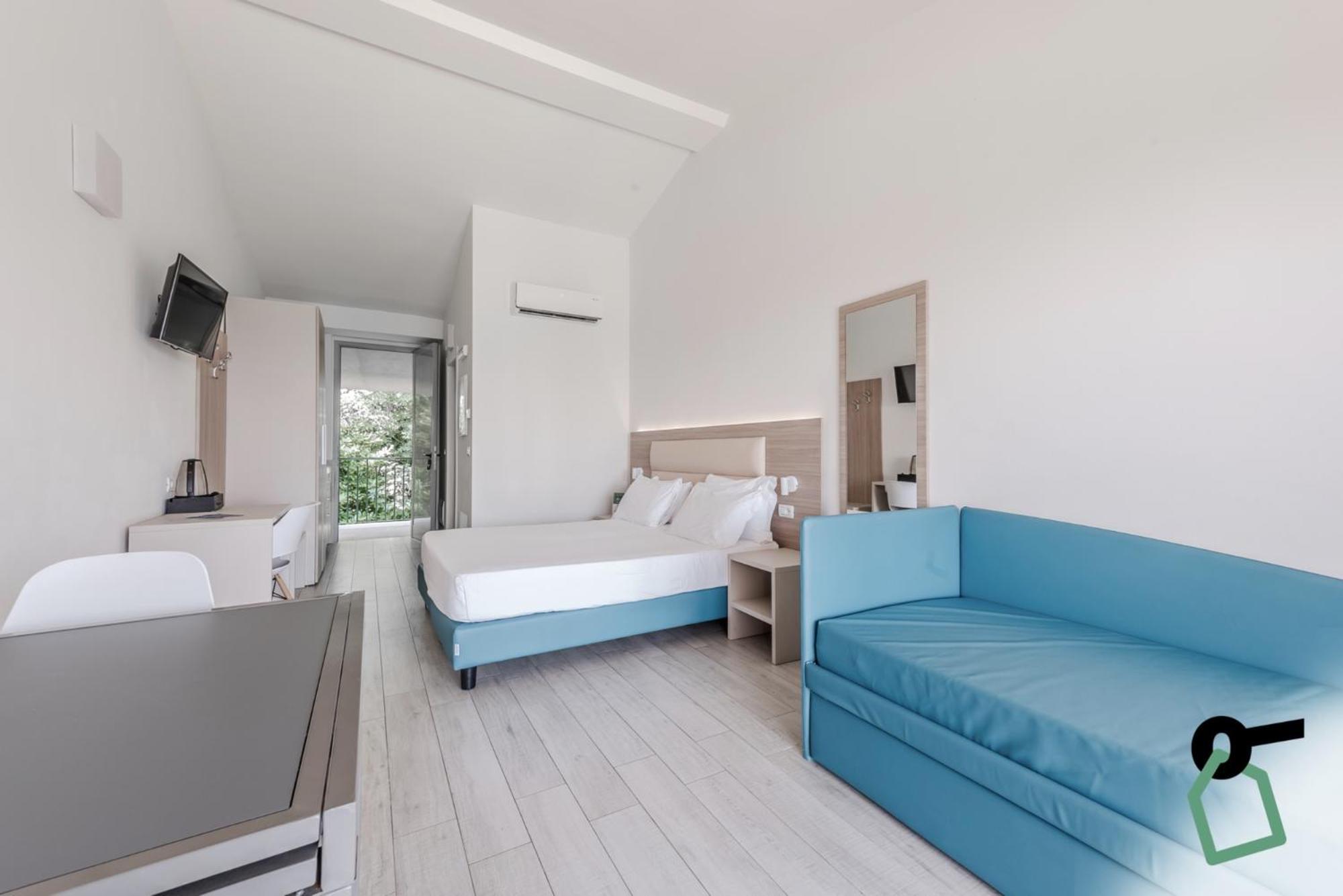 Hotiday Apartment Collection - Desenzano Desenzano del Garda Bagian luar foto