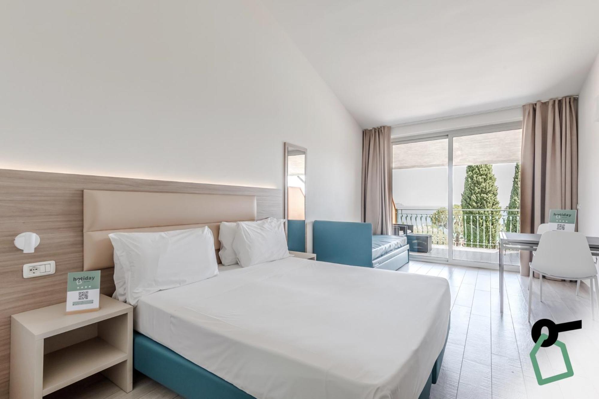 Hotiday Apartment Collection - Desenzano Desenzano del Garda Bagian luar foto