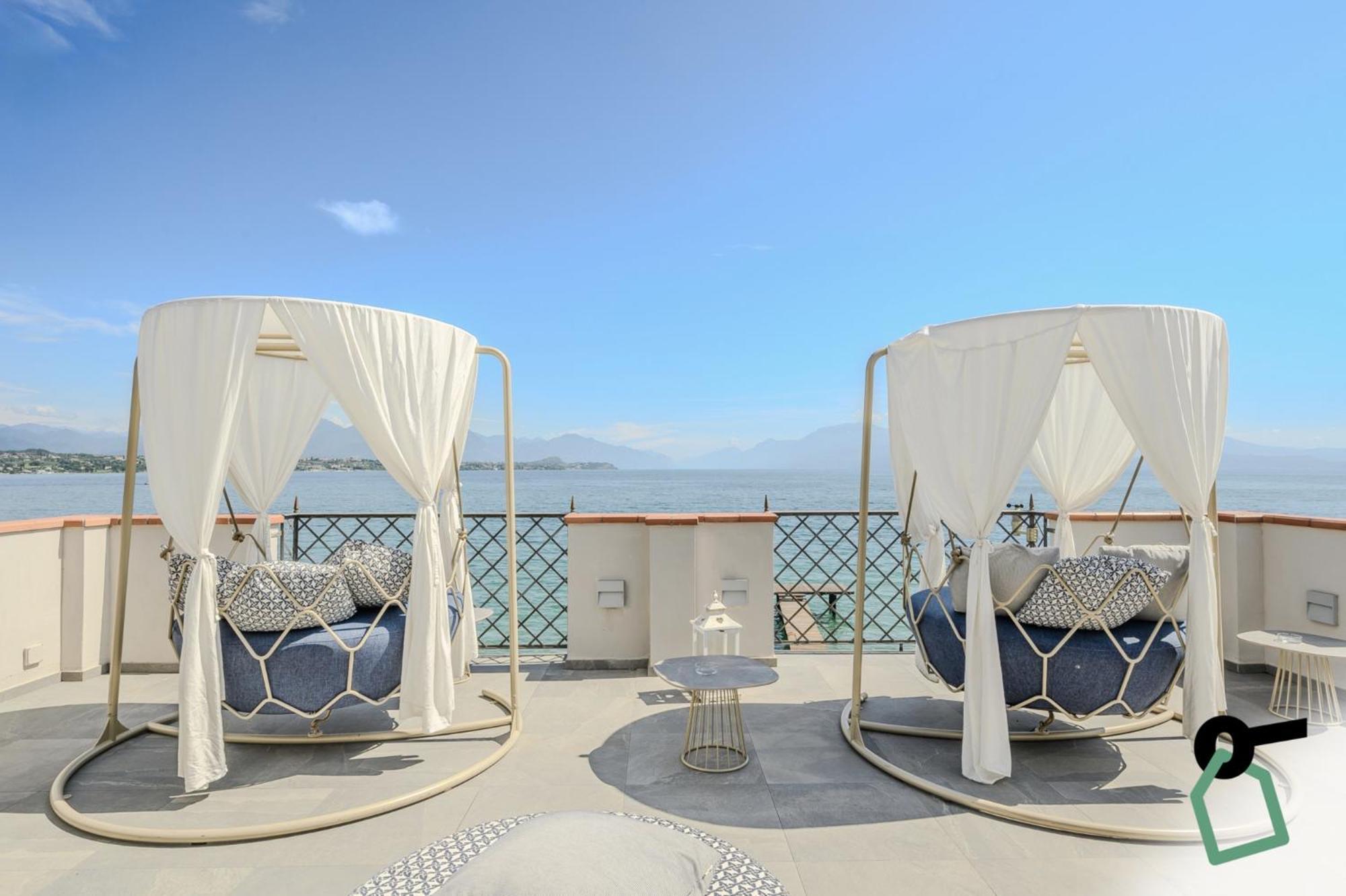 Hotiday Apartment Collection - Desenzano Desenzano del Garda Bagian luar foto