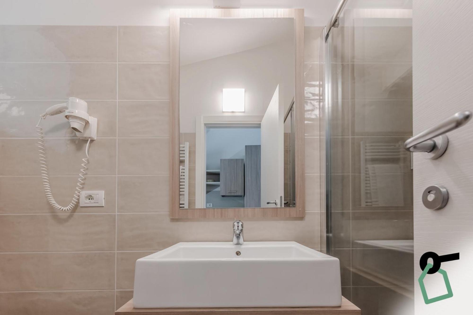 Hotiday Apartment Collection - Desenzano Desenzano del Garda Bagian luar foto