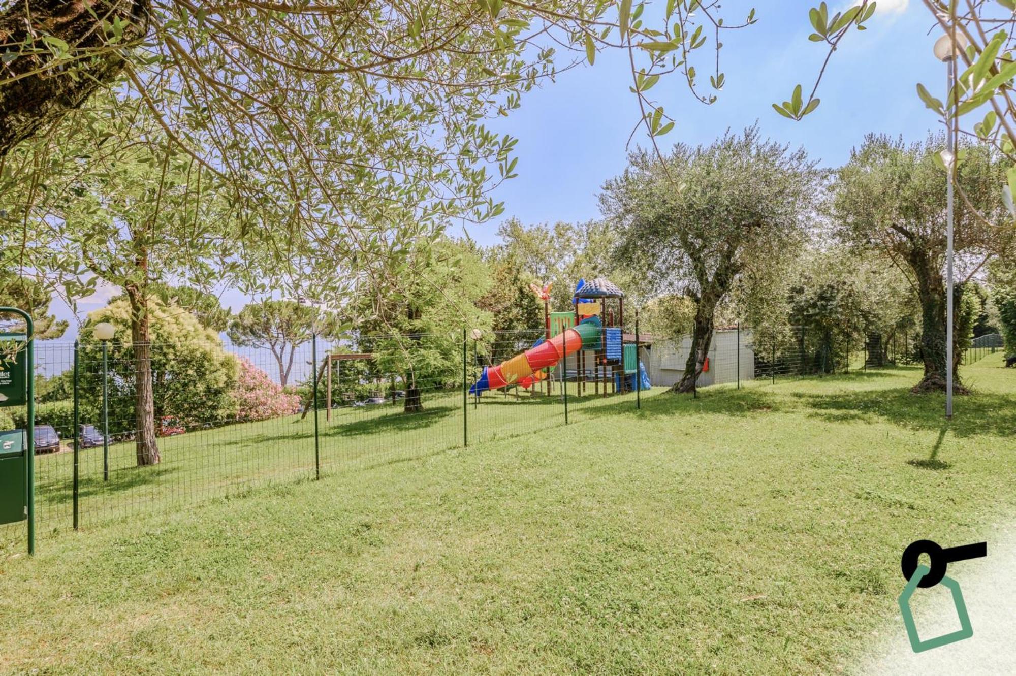 Hotiday Apartment Collection - Desenzano Desenzano del Garda Bagian luar foto